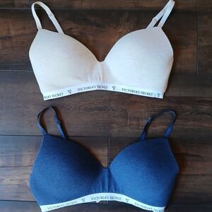 Victoria’s Secret T-Shirt Lightly Lined Wireless Bra set of 2 36D